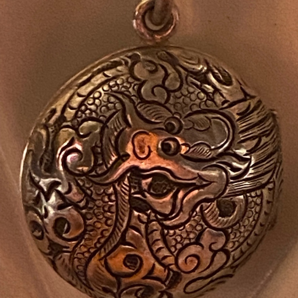SILPADA ELEGANT LOCKET - S1553 STERLING SILVER- just the locket.